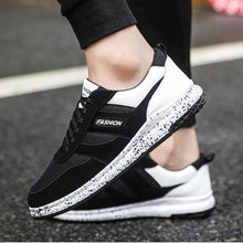 Load image into Gallery viewer, 2017 Men Shoes Male Breathable Sports Shoes Wear Resistant Outdoor Running Shoes Shockproof Antiskid Shoes Black White